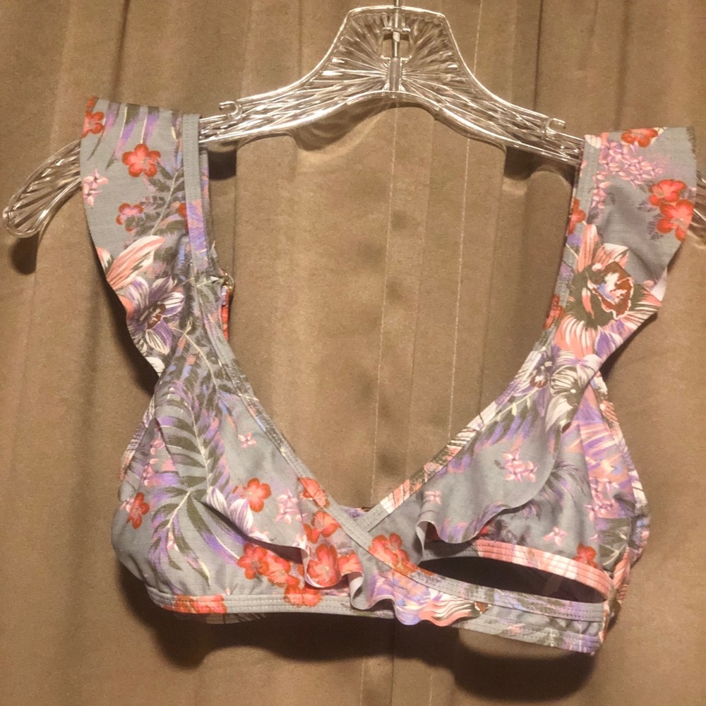 Bikini - Picture 2 of 3